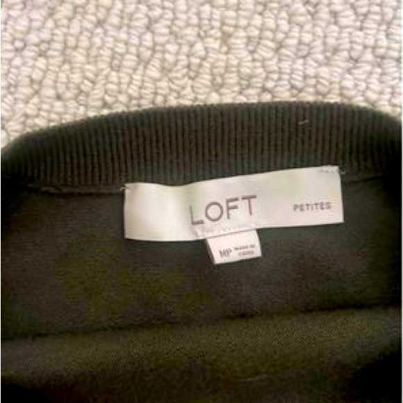 Army Green Loft Sweater Medium Petite - Picture 2 of 2